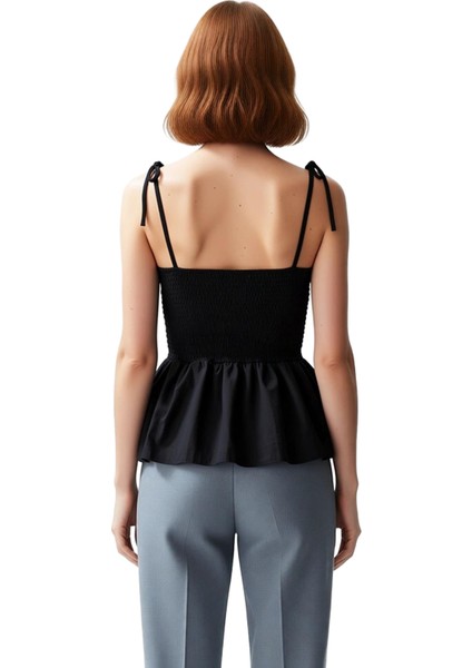 Kadın Pamuklu Peplum Bluz Zarif Askıları ve Rahat Kesimiyle Günlük Şıklık Kaliteli Şık Rahat fiyatları