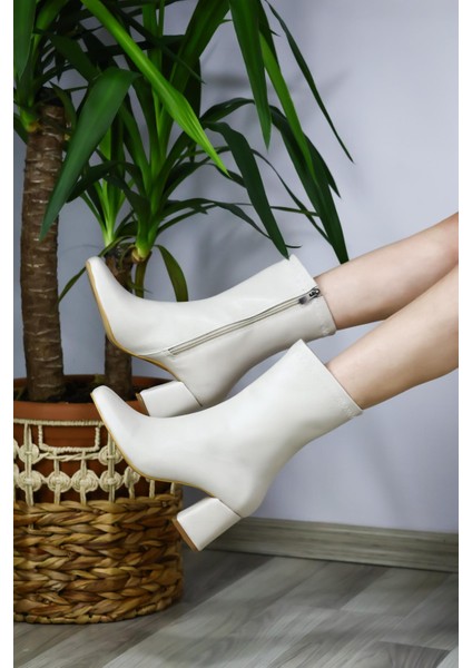 Kadın Krem Lumos Küt Burun Topuklu Fermuarlı Bot Krem fiyatları