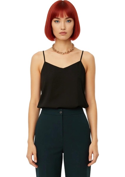 Kadın V Yaka Ince Askılı Düz Dokuma Bluz Günlük Şıklık ve Konfor Kaliteli Şık Rahat Modern modelleri