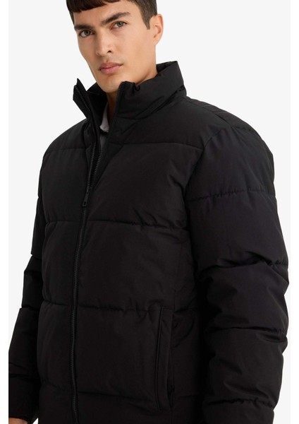 Su İtici Regular Fit Dik Yaka Fermuarlı Cepli Mont E9991AX25WN fırsatları