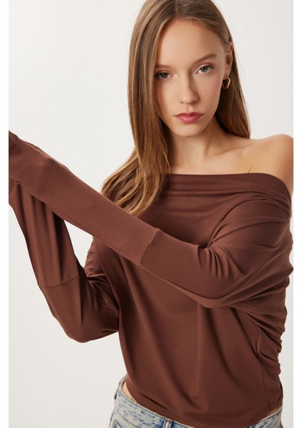 Asimetrik Yaka Dökümlü Esnek Örme Bluz LUB0309 Kahverengi modelleri