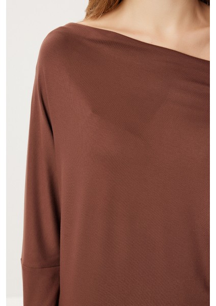 Asimetrik Yaka Dökümlü Esnek Örme Bluz LUB0309 Kahverengi fırsatları
