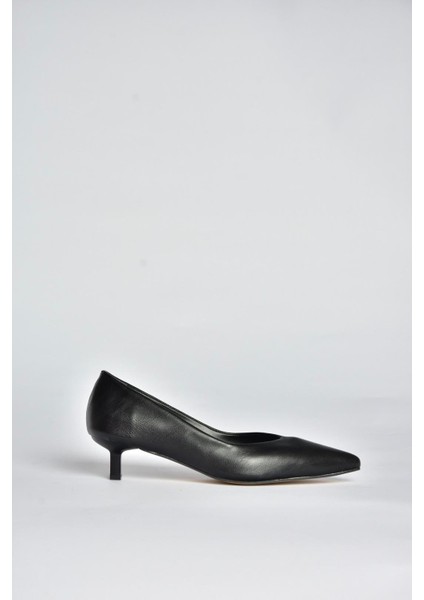 V404090309 Siyah Sivri Burun Alçak Topuklu Kadın Ayakkabı