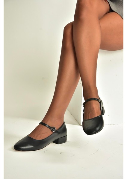 V250660809 Siyah Kalın Alçak Topuklu Kadın Ayakkabı fiyatları