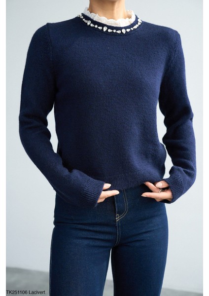 Lacivert Yakası Taş Işleme Detaylı Triko Kazak fiyatları