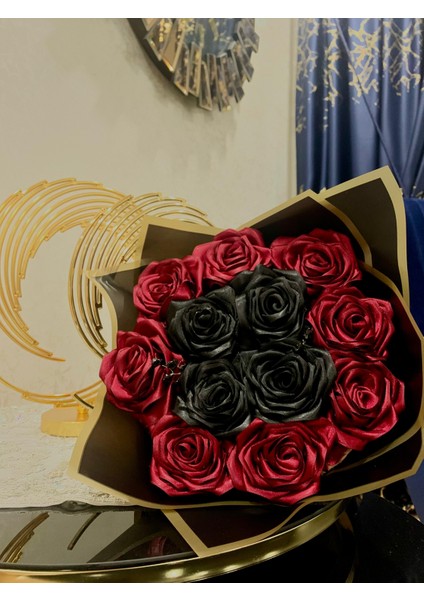 12 Li Kırmızı ve Siyah Aşk Sonsuzluk Söz, Nişan Solmayan Gül Buketi fiyatları