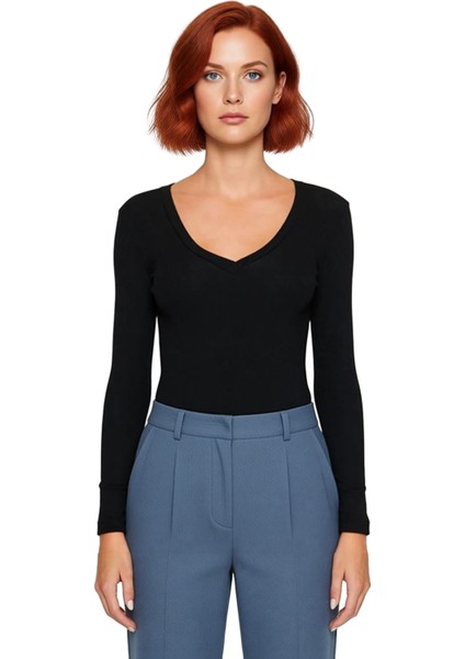 Kadın V Yaka Uzun Kollu Vücuda Oturan Örme Üst Konforlu ve Şık Kaliteli Şık Rahat Modern Zarif fiyatları