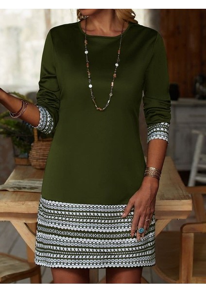 Kadın Uzun Kollu Bisiklet Yaka Kol Ağzı ve Etek Ucu Baskılı Iki Iplik Elbise fiyatları