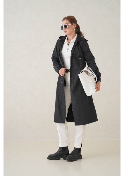 Su Geçirmez Kapüşonlu Fermuarlı Sık Dokuma Kadın Trençkot