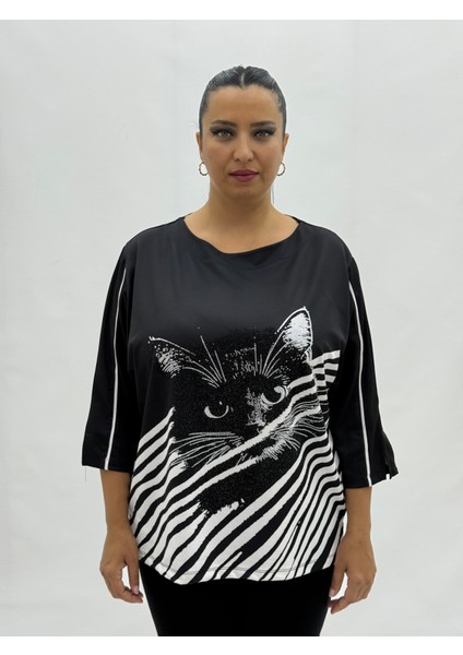 Büyük Beden Kedi Motifli Taş Detaylı Kapri Kol Viskon Kadın Bluz