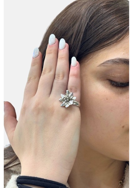 Fiora Modern Tasarım Gümüş Kadın Çiçek Yüzük