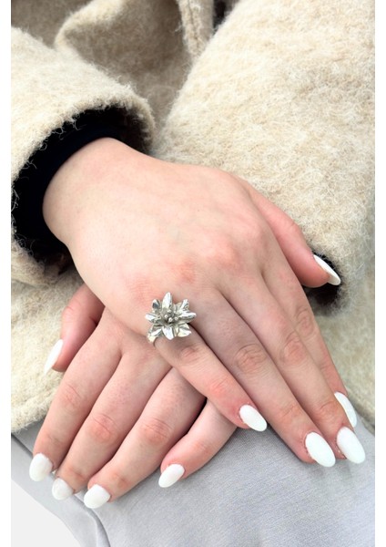 Fiora Modern Tasarım Gümüş Kadın Çiçek Yüzük fiyatları