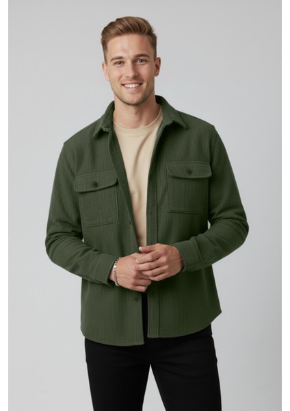 Yeşil Cepli Likralı Kadife Kumaş Rahat Kesim Erkek Gömlek – Yumuşak Dokulu, Şık Tasarım Gömlek 2600759
