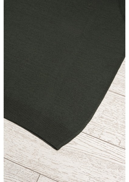 V Yaka Battal (Büyük Boy) Yünlü Kolsuz Triko Süveter fırsatları