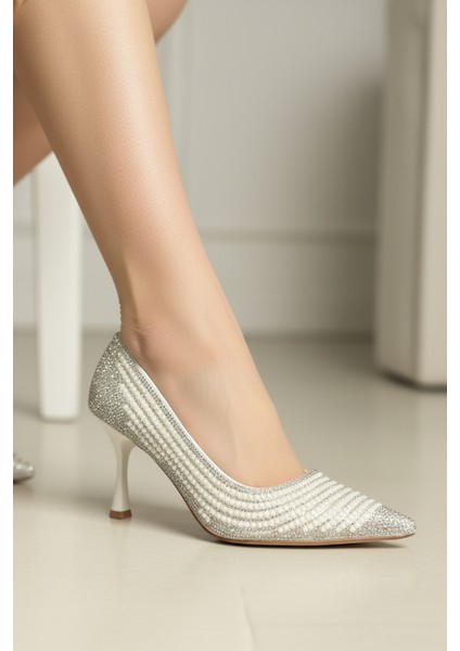 V820772109 Beyaz Inci Işlemeleri Ince Topuklu Abiye Ayakkabı