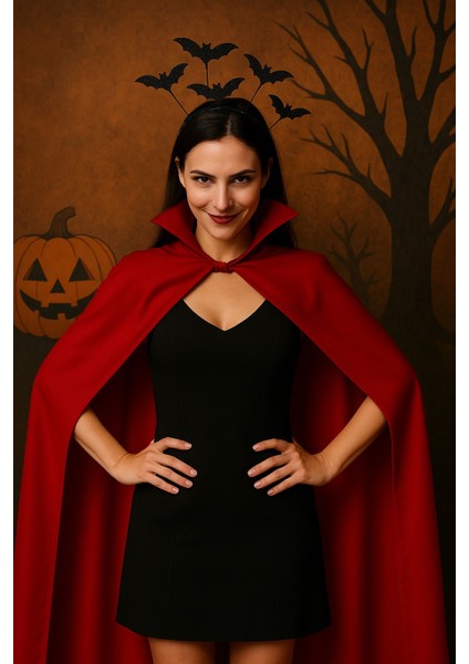 Cadılar Bayramı Kırmızı Yakalı Pelerin & Yarasalı Siyah Tüylü Taç Seti – Şeytani Vampir Kostüm Seti