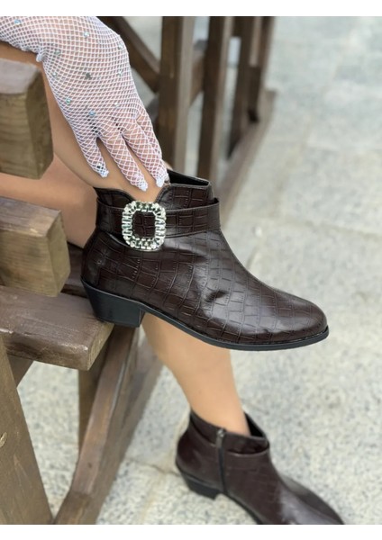 Marseil Kroko Desenli Kadın Deri Bot Taş Tokalı Şık Büyük Numara modelleri