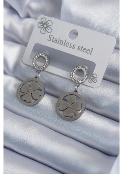 316L Çelik Gümüş Renk Zirkon Taşlı Yonca Model İşleme Detay Kadın Küpe