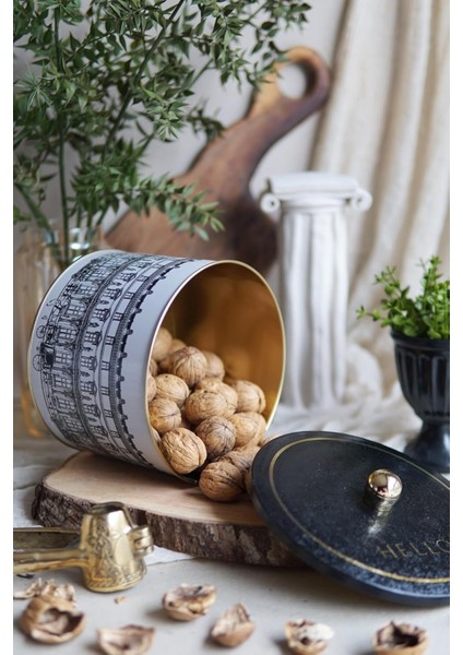 Desenli Yuvarlak Metal Saklama Kabı 14 Cm, Erzak Kabı - Organizer Kutu 17,5 cm x 13 cm (City Hello)