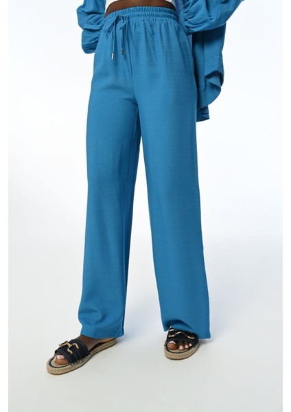 Kadın Rahat Kalıp Bol Paça Beli Lastikli Düz Renk Pantolon