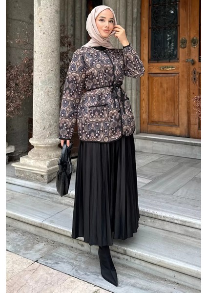 Ön Düğmeli Etnik Desen Kapitoneli Tesettür Ceket P-00018949