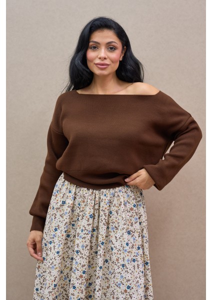 Acı Kahve Kayık Yaka Oversize Triko Kazak