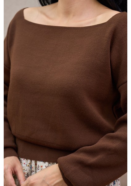 Acı Kahve Kayık Yaka Oversize Triko Kazak fiyatları