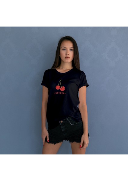 Cherry Fullness Tişört - Siyah fiyatları