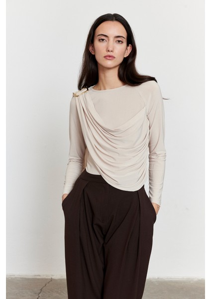 Şal Detaylı Bluz Bej