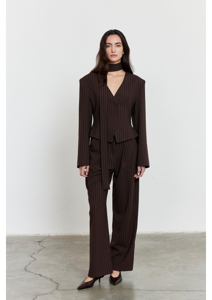 Çizgili Belden Oturmalı Fular Detay Blazer Acı Kahve fırsatları