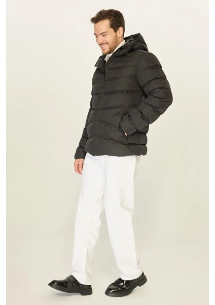 İçi Astarlı Su ve Rüzgar Geçirmez Cepli Kapüşonlu Erkek Mont modelleri