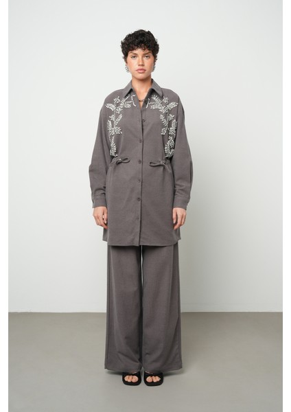 Kadın Taş Işlemeli Belden Bağlamalı Düz Renk Uzun Tesettüre Uygun Ceket fırsatları