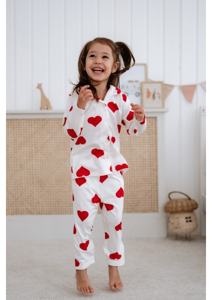 Önden Düğmeli Bambu Kalpli Çocuk Pijama Takımı 2-6 Yaş modelleri
