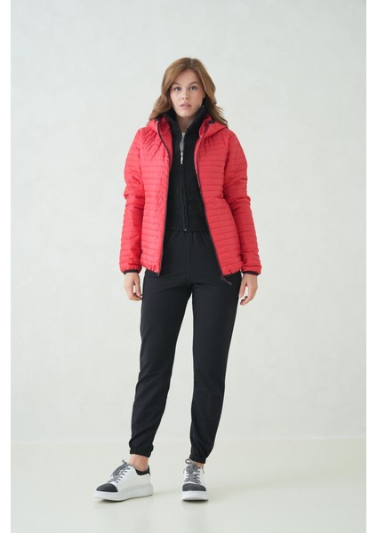 İçi Astarlı Su ve Rüzgar Geçirmez Cepli Kapüşonlu Kadın Mont fiyatları