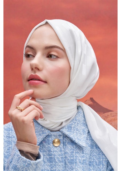 Küpçizgi Jakar Italyan Ipekli Şal Ekru