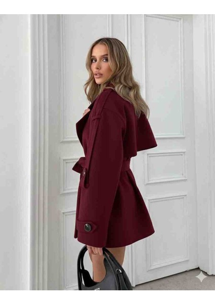 Kadın Pelerinli Rüzgarlık Detaylı Kuşaklı Kısa Kaşe Kaban fiyatları