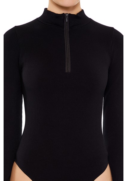 Yarım Yaka Fermuarlı Bodysuit