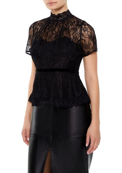 Dantel Detaylı Bluz