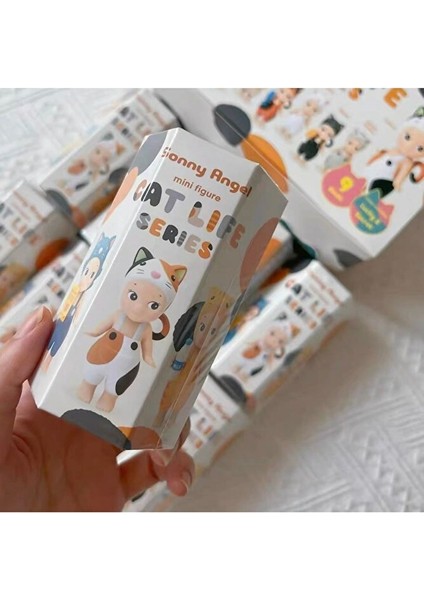 Kedilerin Hayatı Serisi Figür Oyuncak (Rastgele 1 Model Gönderilir) Cat Life Kutu fırsatları