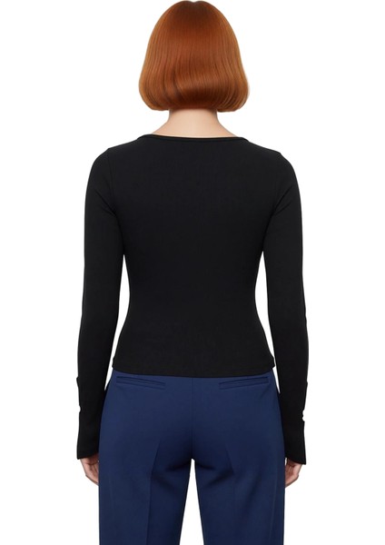 Kadın Moda Şık Regular Bisiklet Yaka Slim Kalıp Örme Fiyonk ve Cut Out Detaylı Vücuda Oturan Bluz modelleri