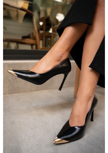 Niko Siyah Gold Aksesuarlı Topuklu Ayakkabı modelleri