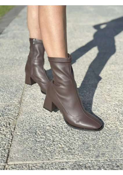 Felix Esnek Streç Kısa Topuklu Kadın Bot Büyük Numara