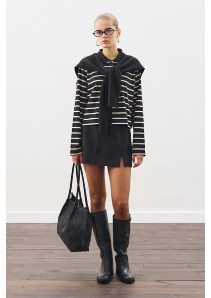 Polo Yaka Çizgili Tshırt Siyah fiyatları