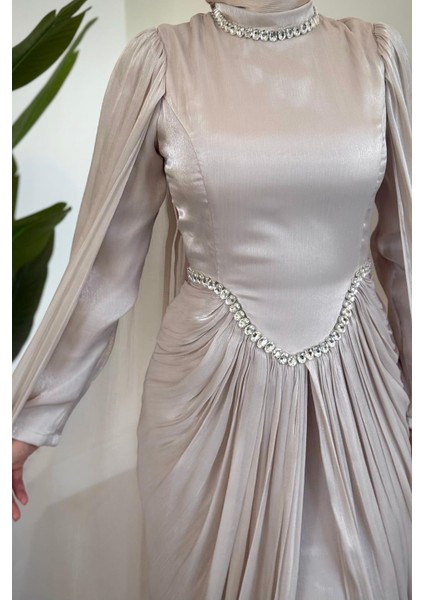 Maelis Beli ve Boynu Taşlı Abiye Krem modelleri