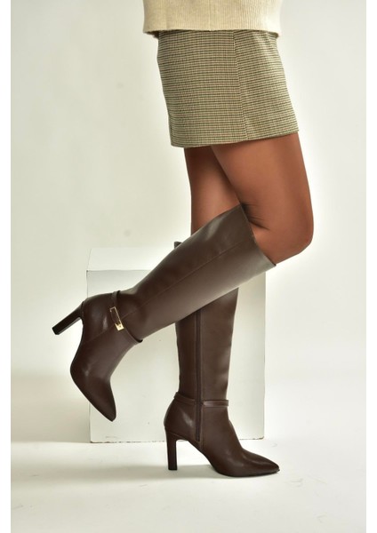 V404020709 Kahverengi Kalın Topuklu Kadın Çizme modelleri