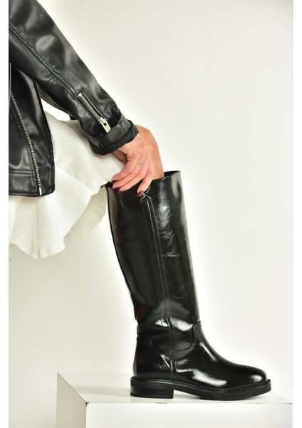 V312513560 Siyah Rustik Alçak Topuklu Kadın Çizme fiyatları