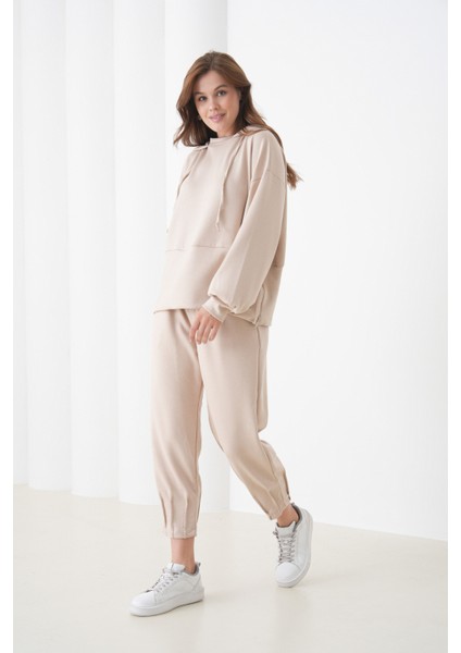 Kadın Oversize Kapüşonlu Sweatshirt Pileli Tasarım Pantolonlu Tesettüre Uygun Eşofman Takımı modelleri