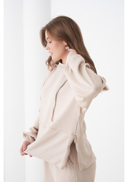 Kadın Oversize Kapüşonlu Sweatshirt Pileli Tasarım Pantolonlu Tesettüre Uygun Eşofman Takımı indirimleri