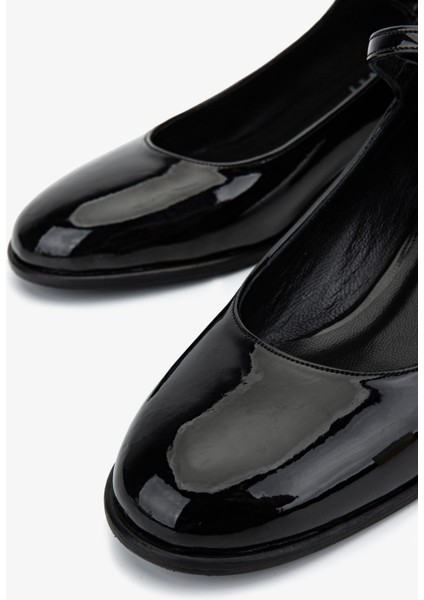 Kadın Suni Deri Siyah Rugan Topuklu Ayakkabı 1073 26V81 Bn Ayk SK25-26 Sıyah Rgn modelleri