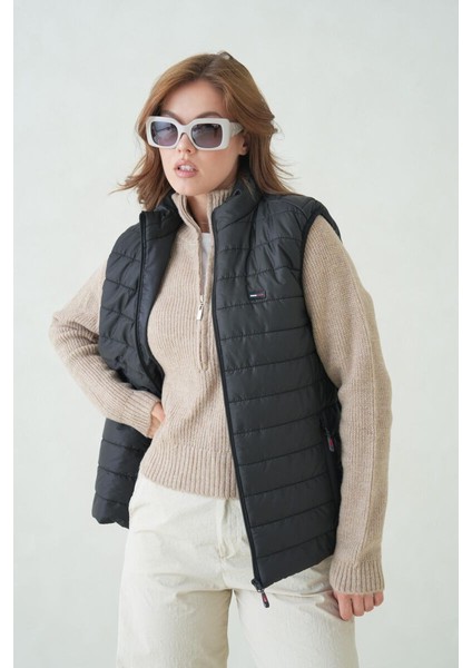 İçi Astarlı Su ve Rüzgar Geçirmez Cepli Kadın Yelek